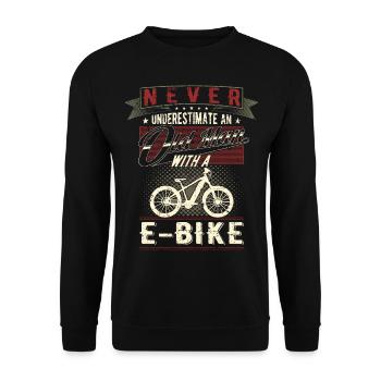 Ne sous-estimez jamais un vieil homme avec un vélo électrique - Sweat-shirt Unisexe - noir - Devant - Alina (178cm) & Michal (187cm)