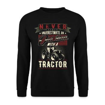 Never underestimate old man tractor farmer - Unisex Sweatshirt - black - Front - Alina (178cm) & Michal (187cm)