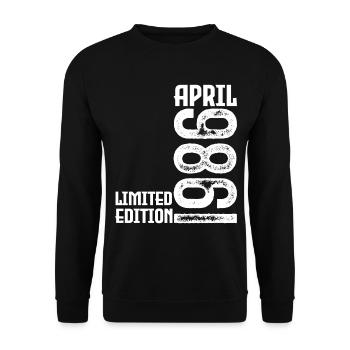 Cadeau Avril 1986. Anniversaire avril 1986. April. - Sweat-shirt Unisexe - noir - Devant - Alina (178cm) & Michal (187cm)