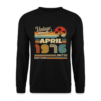 April 1976 Vintage Anniversary 1976 - Unisex Sweatshirt - black - Front - Alina (178cm) & Michal (187cm)