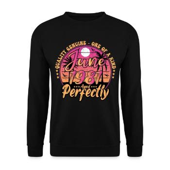 June 1981 anniversary 1981 Retro 1981 June - Unisex Sweatshirt - black - Front - Alina (178cm) & Michal (187cm)