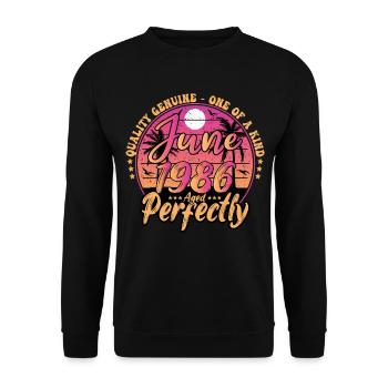 June 1986 anniversary 1986 Retro 1986 June - Unisex Sweatshirt - black - Front - Alina (178cm) & Michal (187cm)