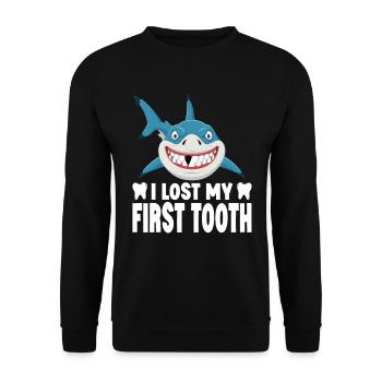I lost my first tooth shark tooth fairy - Unisex Sweatshirt - black - Front - Alina (178cm) & Michal (187cm)