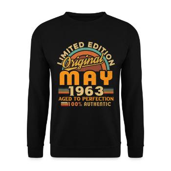 Geburtstagsgeschenk geboren im Mai 1963 - Unisex Pullover - Schwarz - Vorne - Alina (178cm) & Michal (187cm)