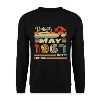 May 1967 Vintage Born in May 1967 Anniversary - Unisex Sweatshirt - black - Front - Alina (178cm) & Michal (187cm)
