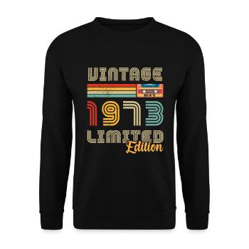 Jahrgang 1973 Geburtstagsgeschenk 1973 - Unisex Pullover - Schwarz - Vorne - Alina (178cm) & Michal (187cm)