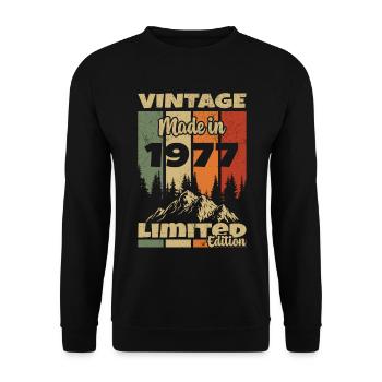 1977 Vintage Original 1977 Birthday Gift - Unisex Sweatshirt - black - Front - Alina (178cm) & Michal (187cm)