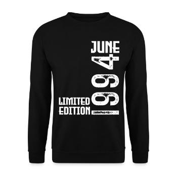 Geschenk Juni 1994 Jubiläum Juni 1994. Juni 1994 - Unisex Pullover - Schwarz - Vorne - Alina (178cm) & Michal (187cm)