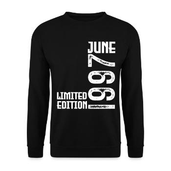 Gift June 1997 anniversary June 1997. June 1997 - Unisex Sweatshirt - black - Front - Alina (178cm) & Michal (187cm)