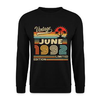June 1992 Vintage Born in June 1992 Anniversary - Unisex Sweatshirt - black - Front - Alina (178cm) & Michal (187cm)