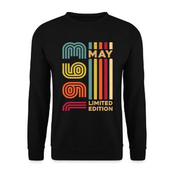 Vintage geboren im Mai 1963 Retro Geburtstagsgeschenk - Unisex Pullover - Schwarz - Vorne - Alina (178cm) & Michal (187cm)