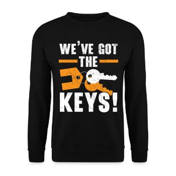 We have the keys to real estate brokers - Unisex Sweatshirt - black - Front - Alina (178cm) & Michal (187cm)