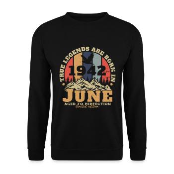 1942 Retro Vintage Born June 1942 Anniversary - Unisex Sweatshirt - black - Front - Alina (178cm) & Michal (187cm)