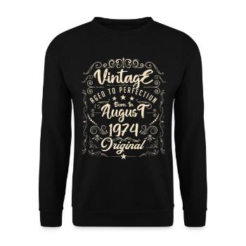 Vintage born in August 1974. Birthday August 1974 - Unisex Sweatshirt - black - Front - Alina (178cm) & Michal (187cm)