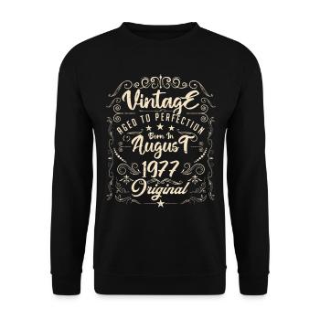 Jahrgang, geboren im August 1977. Jubiläum August 1977 - Unisex Pullover - Schwarz - Vorne - Alina (178cm) & Michal (187cm)