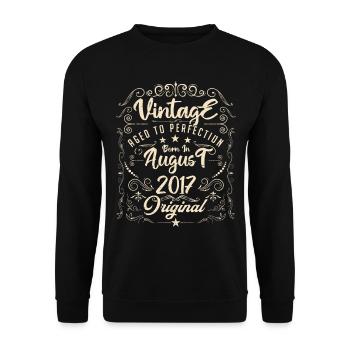 Vintage born in August 2017. Birthday August 2017 - Unisex Sweatshirt - black - Front - Alina (178cm) & Michal (187cm)