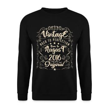 Vintage born in August 2016. Birthday August 2016 - Unisex Sweatshirt - black - Front - Alina (178cm) & Michal (187cm)