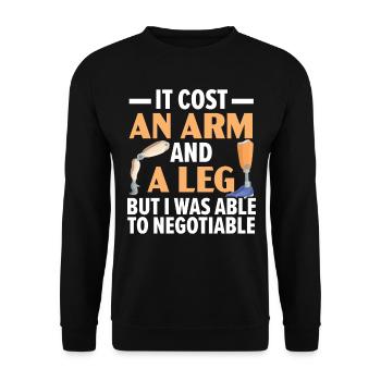 Es kostete einen Arm und ein Bein, aber ich war in - Unisex Pullover - Schwarz - Vorne - Alina (178cm) & Michal (187cm)