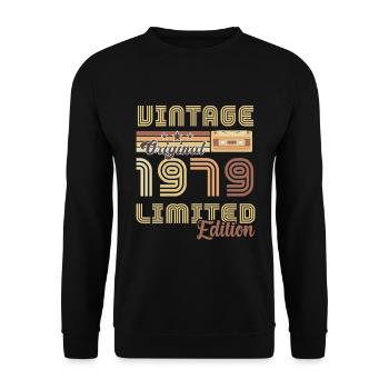 Original 1979 Vintage Vintage Retro Geburtstag - Unisex Pullover - Schwarz - Vorne - Alina (178cm) & Michal (187cm)