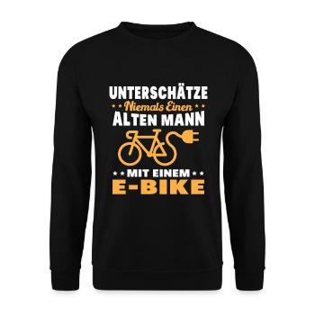 Einen alten Mann mit einem E-Bike - Unisex Pullover - Schwarz - Vorne - Alina (178cm) & Michal (187cm)