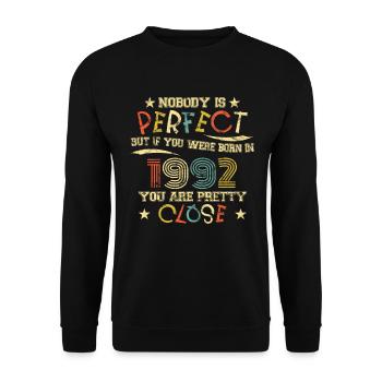 1992 Geburtstag Vintage Nobody is perfect - Unisex Pullover - Schwarz - Vorne - Alina (178cm) & Michal (187cm)