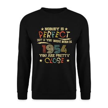1954 Geburtstag Vintage Nobody is perfect - Unisex Pullover - Schwarz - Vorne - Alina (178cm) & Michal (187cm)