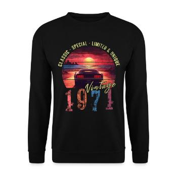 Millésime 1971 Anniversaire Synthwave Année de naissance 1971 - Sweat-shirt Unisexe - noir - Devant - Alina (178cm) & Michal (187cm)