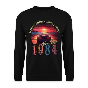 Millésime 1984 Anniversaire Synthwave Année de naissance 1984 - Sweat-shirt Unisexe - noir - Devant - Alina (178cm) & Michal (187cm)