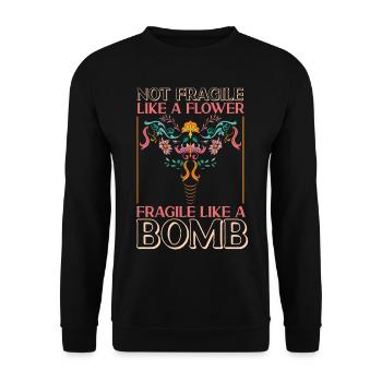 Feminist Not Fragile Like A Flower - Unisex Pullover - Schwarz - Vorne - Alina (178cm) & Michal (187cm)