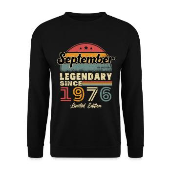 September 1976 Vintage Retro Geburtstagsgeschenk - Unisex Pullover - Schwarz - Vorne - Alina (178cm) & Michal (187cm)