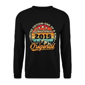 2015 Anniversary born in 2015 Retro Vintage - Unisex Sweatshirt - black - Front - Alina (178cm) & Michal (187cm)