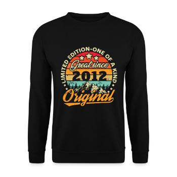 Cadeau d’anniversaire vintage 2012, 11/12 ans - Sweat-shirt Unisexe - noir - Devant - Alina (178cm) & Michal (187cm)