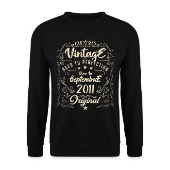 Né En Septembre 2011. anniversaire septembre 2011. - Sweat-shirt Unisexe - noir - Devant - Alina (178cm) & Michal (187cm)