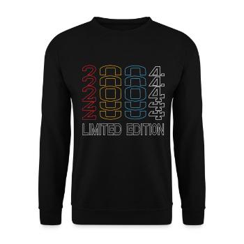 Limited Edition 2004 Birthday 2004 Vintage Retro - Unisex Sweatshirt - black - Front - Alina (178cm) & Michal (187cm)