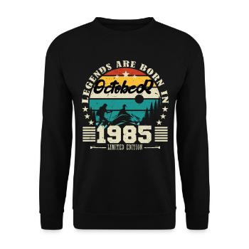 Oktober 1985. Oktober 1985 Geschenk zum Jahrestag. - Unisex Pullover - Schwarz - Vorne - Alina (178cm) & Michal (187cm)