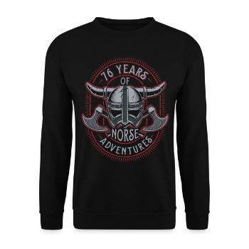 76 ans d’aventures nordiques - 76e anniversaire - Sweat-shirt Unisexe - noir - Devant - Alina (178cm) & Michal (187cm)