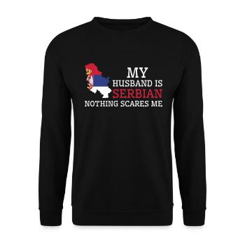 Nichts macht mir Angst Meine Frau ist Serbin - Unisex Pullover - Schwarz - Vorne - Alina (178cm) & Michal (187cm)