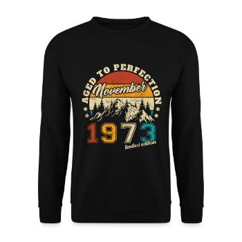 November 1973 Vintage Retro Birthday - Unisex Sweatshirt - black - Front - Alina (178cm) & Michal (187cm)