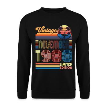 Anniversaire novembre 1988. Cadeau Novembre 1988. - Sweat-shirt Unisexe - noir - Devant - Alina (178cm) & Michal (187cm)