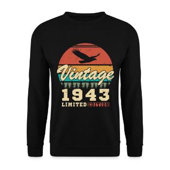 Jahrgang 1943 Geburtstagsgeschenk Jahrgang 1943 - Unisex Pullover - Schwarz - Vorne - Alina (178cm) & Michal (187cm)