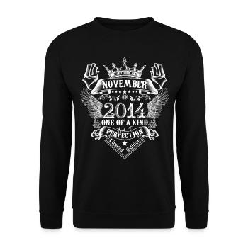 November 2014 anniversaire November 2014 November - Sweat-shirt Unisexe - noir - Devant - Alina (178cm) & Michal (187cm)