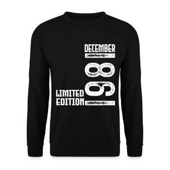 Cadeau Anniversaire Décembre 1981. Decembre 1981. - Sweat-shirt Unisexe - noir - Devant - Alina (178cm) & Michal (187cm)