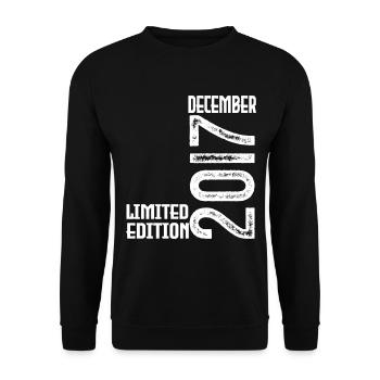 Birthday Gift December 2017. December 2017. - Unisex Sweatshirt - black - Front - Alina (178cm) & Michal (187cm)