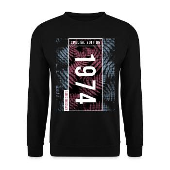 Special Edition 1974 Birthday Urban Graphic - Unisex Sweatshirt - black - Front - Alina (178cm) & Michal (187cm)