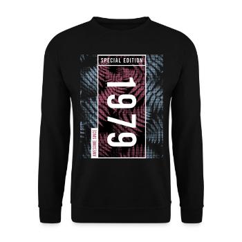Special Edition 1979 Birthday Urban Graphic - Unisex Sweatshirt - black - Front - Alina (178cm) & Michal (187cm)