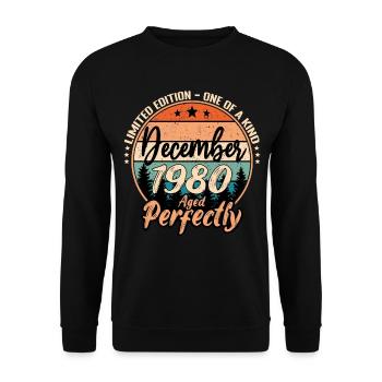 December 1980 Anniversary 1980 Legends December - Unisex Sweatshirt - black - Front - Alina (178cm) & Michal (187cm)