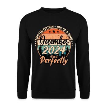 Dezember 2024 Geburtstag 2024 Legenden Dezember - Unisex Pullover - Schwarz - Vorne - Alina (178cm) & Michal (187cm)