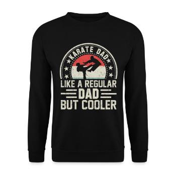 Karate Papa wie ein normaler Papa, nur cooler - Unisex Pullover - Schwarz - Vorne - Alina (178cm) & Michal (187cm)
