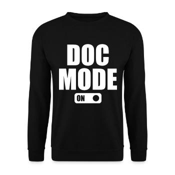 Doc Mode On - Medical Humor Emergency Doctor - Unisex Pullover - Schwarz - Vorne - Alina (178cm) & Michal (187cm)