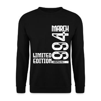 März 1994 Jubiläumsgeschenk. März 1994. März - Unisex Pullover - Schwarz - Vorne - Alina (178cm) & Michal (187cm)